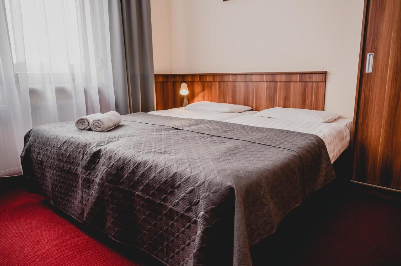 Hotel Nad Morzem- Art-Pension Świerzno Kültér fotó