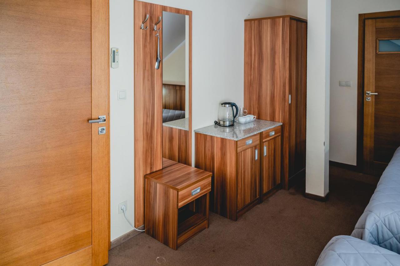 Hotel Nad Morzem- Art-Pension Świerzno Kültér fotó