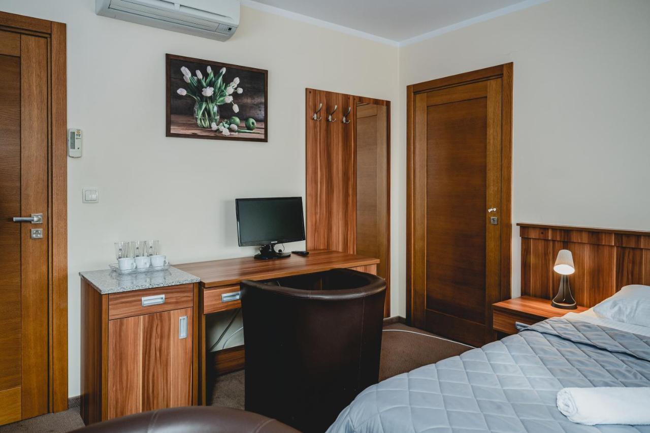 Hotel Nad Morzem- Art-Pension Świerzno Kültér fotó