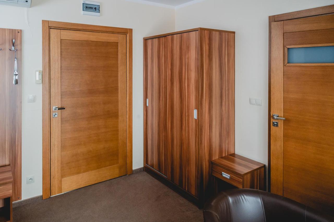 Hotel Nad Morzem- Art-Pension Świerzno Kültér fotó