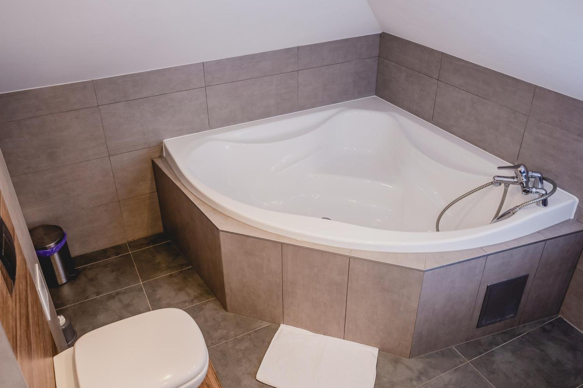 Hotel Nad Morzem- Art-Pension Świerzno Kültér fotó